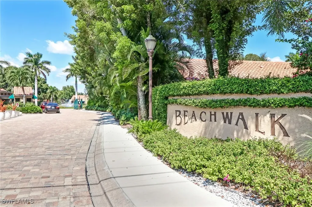 805 Reef Point Circle Naples FL 34108
