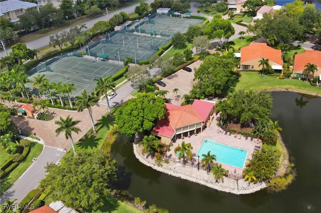 805 Reef Point Circle Naples FL 34108