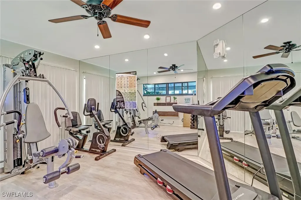805 Reef Point Circle Naples FL 34108