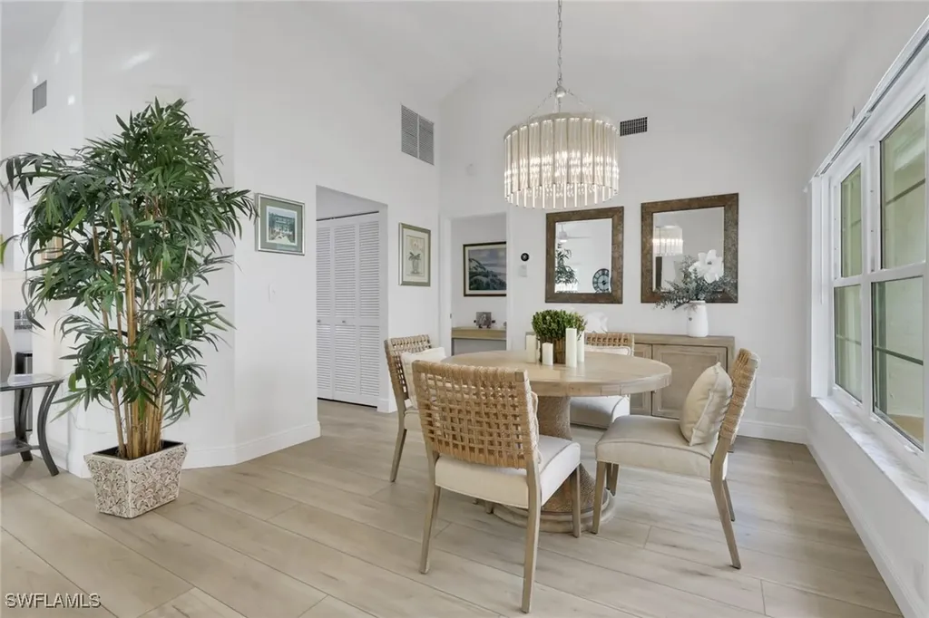 805 Reef Point Circle Naples FL 34108