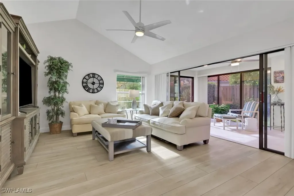 805 Reef Point Circle Naples FL 34108