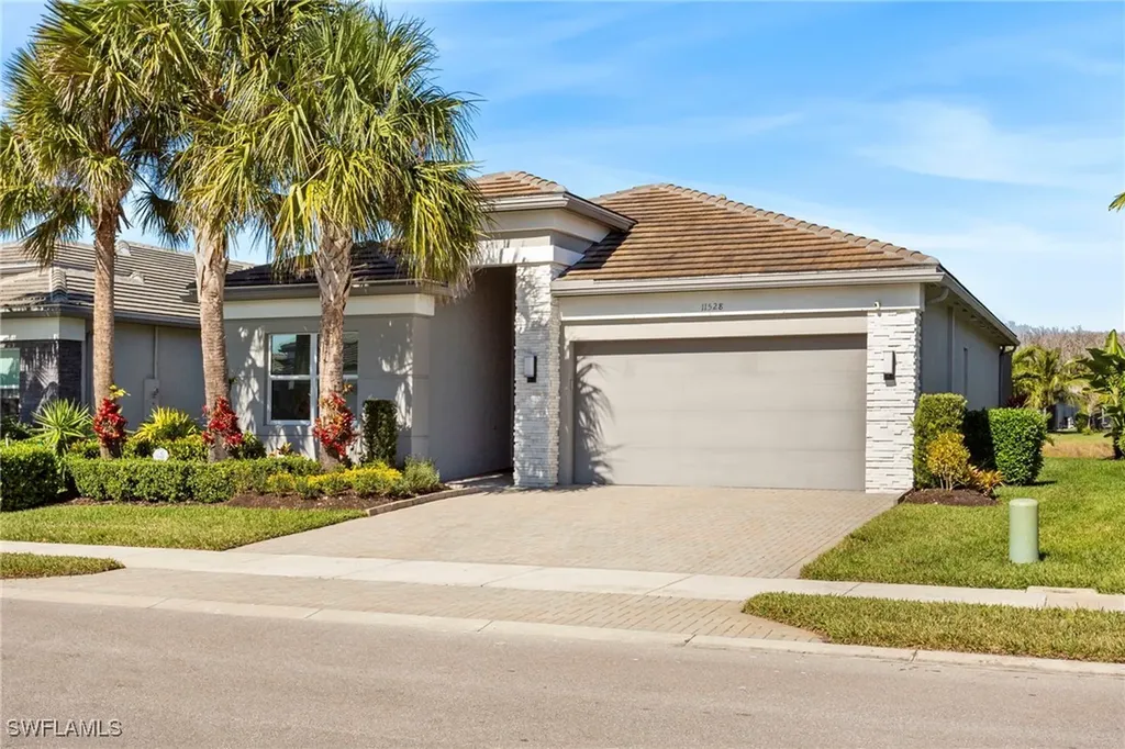 11528 Jacaranda Drive Naples FL 34120