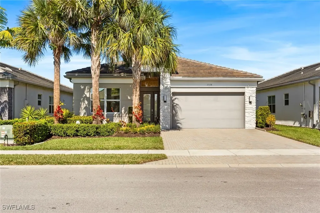 11528 Jacaranda Drive Naples FL 34120