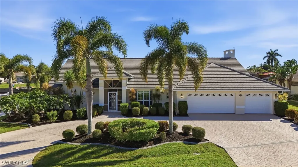 2544 SE 23rd Place Cape Coral FL 33904