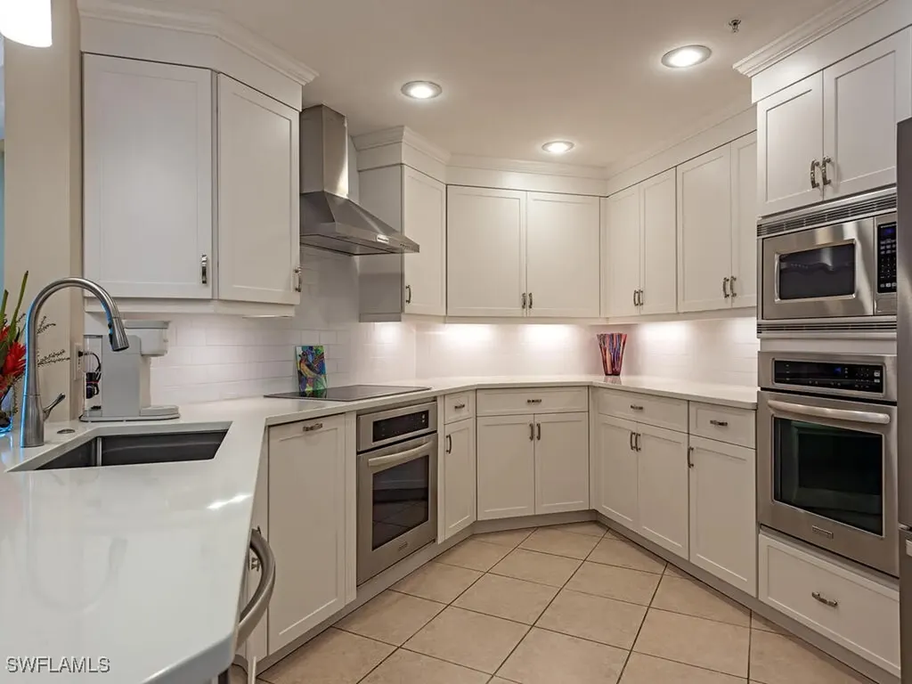 60 Seagate Drive Naples FL 34103