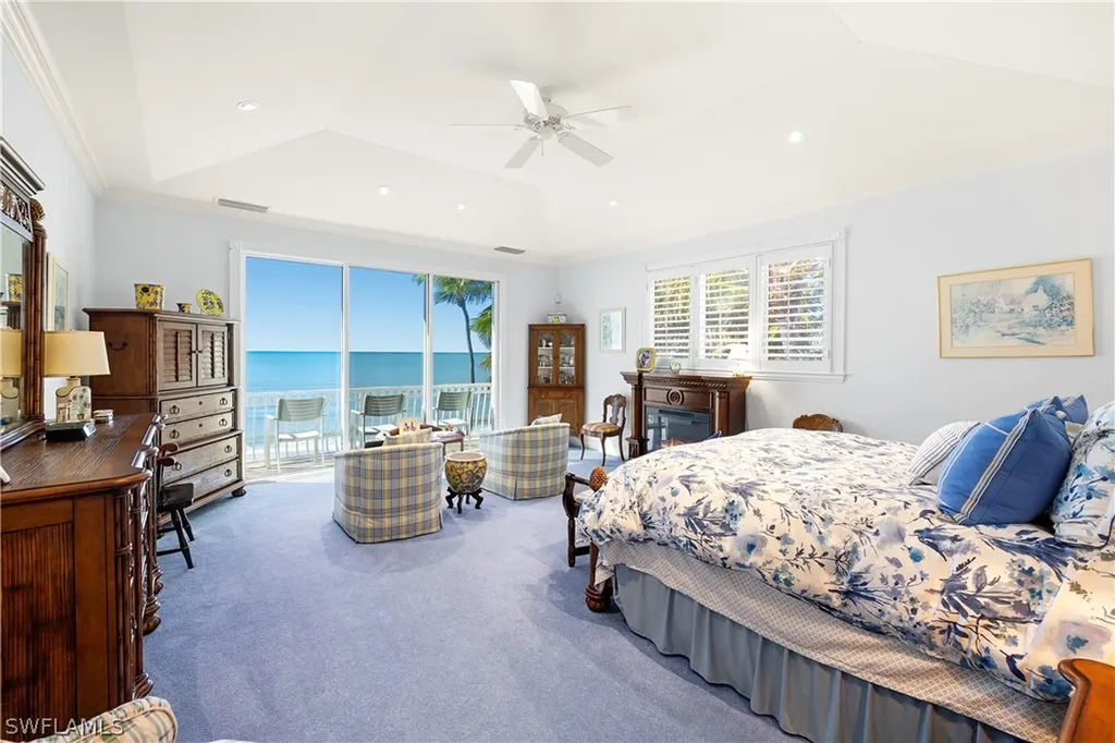 25 2nd Avenue S Naples FL 34102