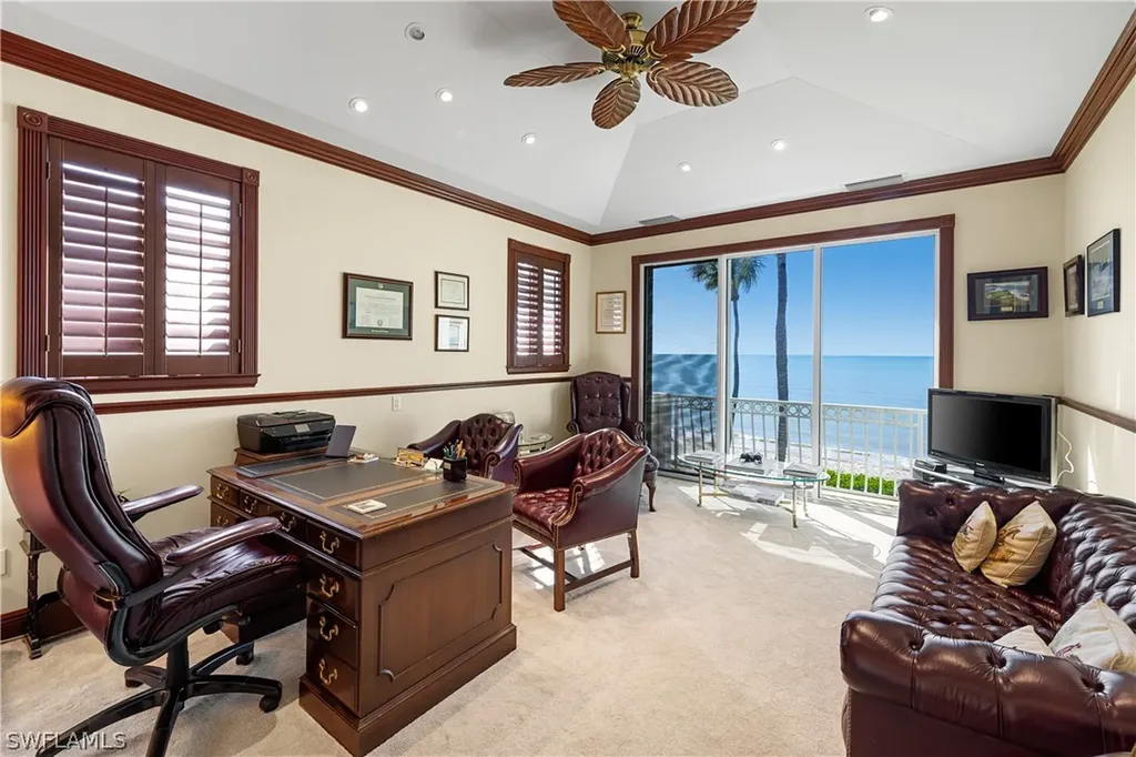 25 2nd Avenue S Naples FL 34102