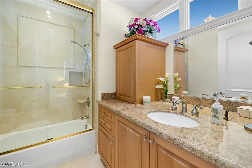 25 2nd Avenue S Naples FL 34102
