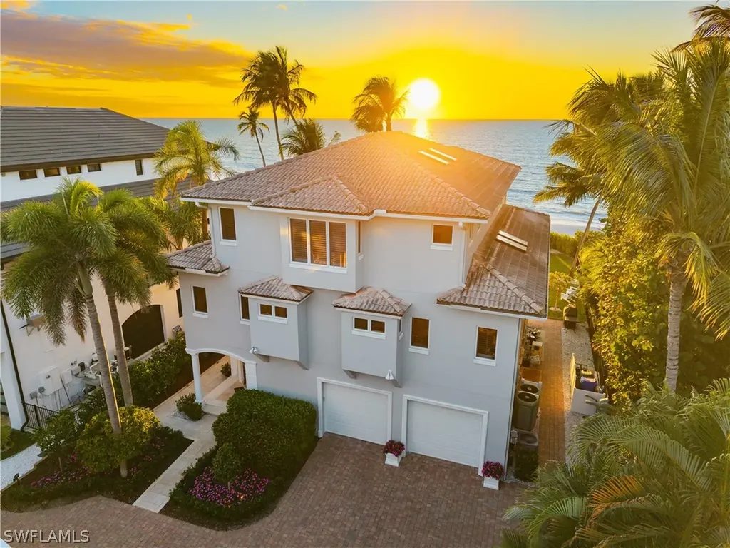 25 2nd Avenue S Naples FL 34102