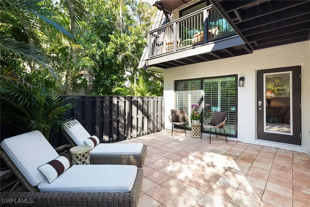 465 Broad Avenue S Naples FL 34102