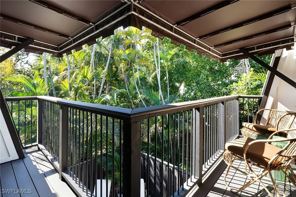 465 Broad Avenue S Naples FL 34102