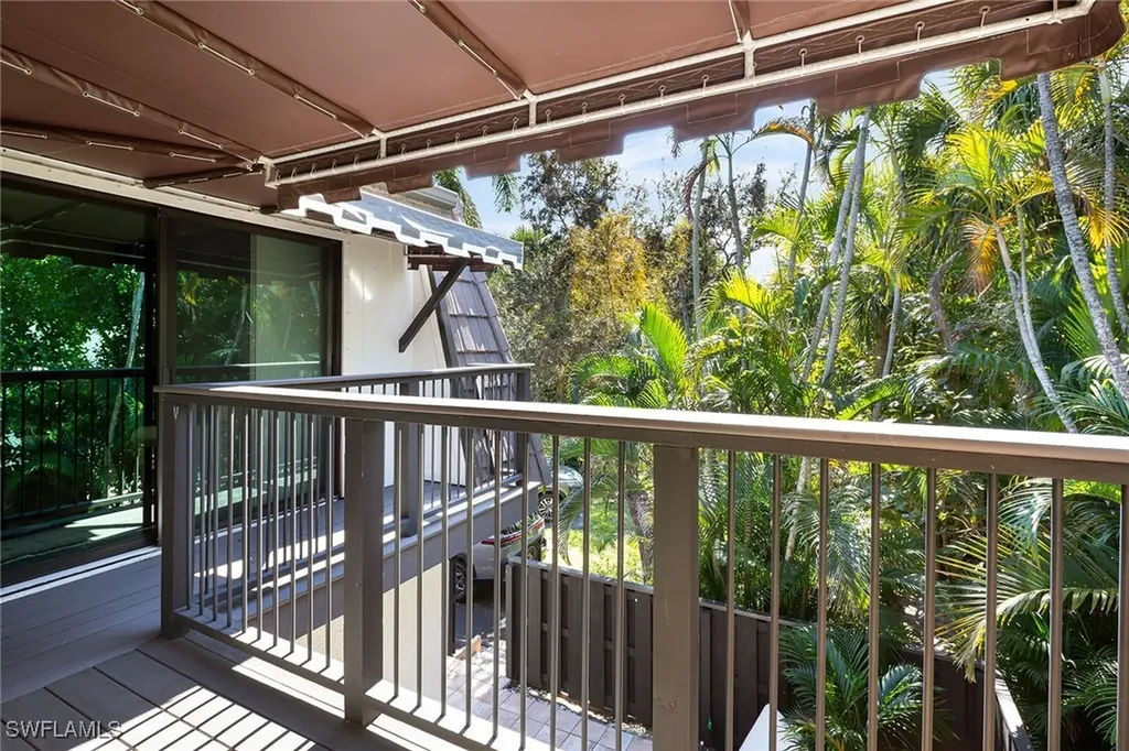 465 Broad Avenue S Naples FL 34102