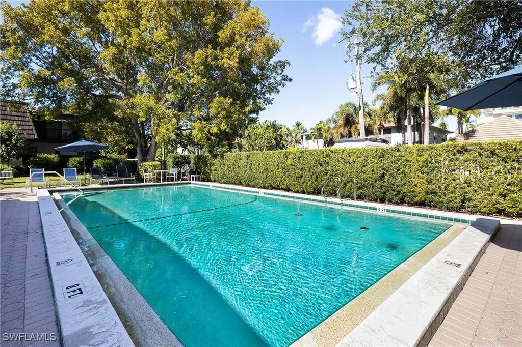 465 Broad Avenue S Naples FL 34102
