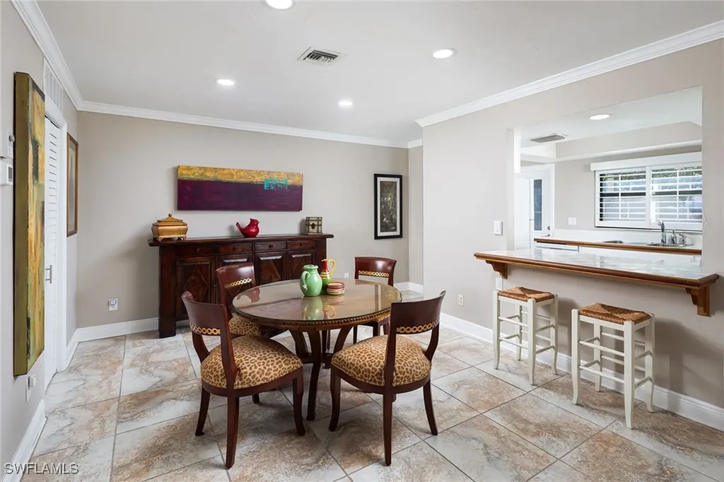 465 Broad Avenue S Naples FL 34102