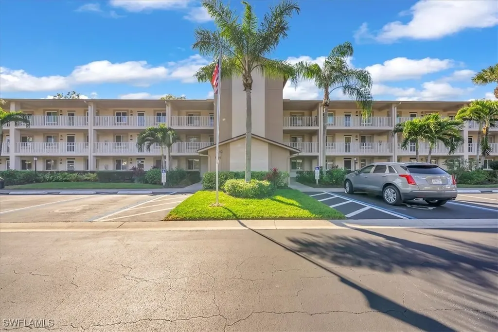 7320 Glenmoor Lane Naples FL 34104