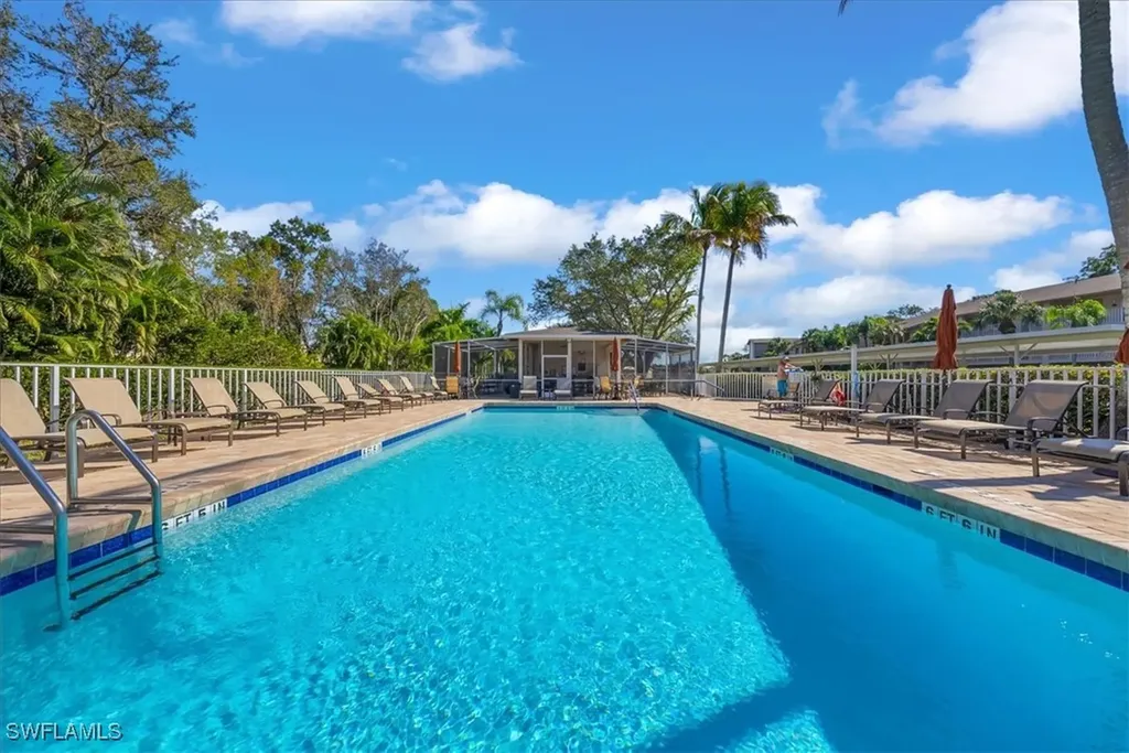 7320 Glenmoor Lane Naples FL 34104