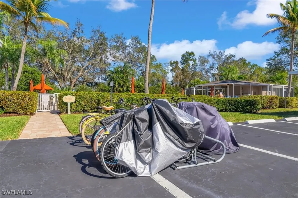 7320 Glenmoor Lane Naples FL 34104