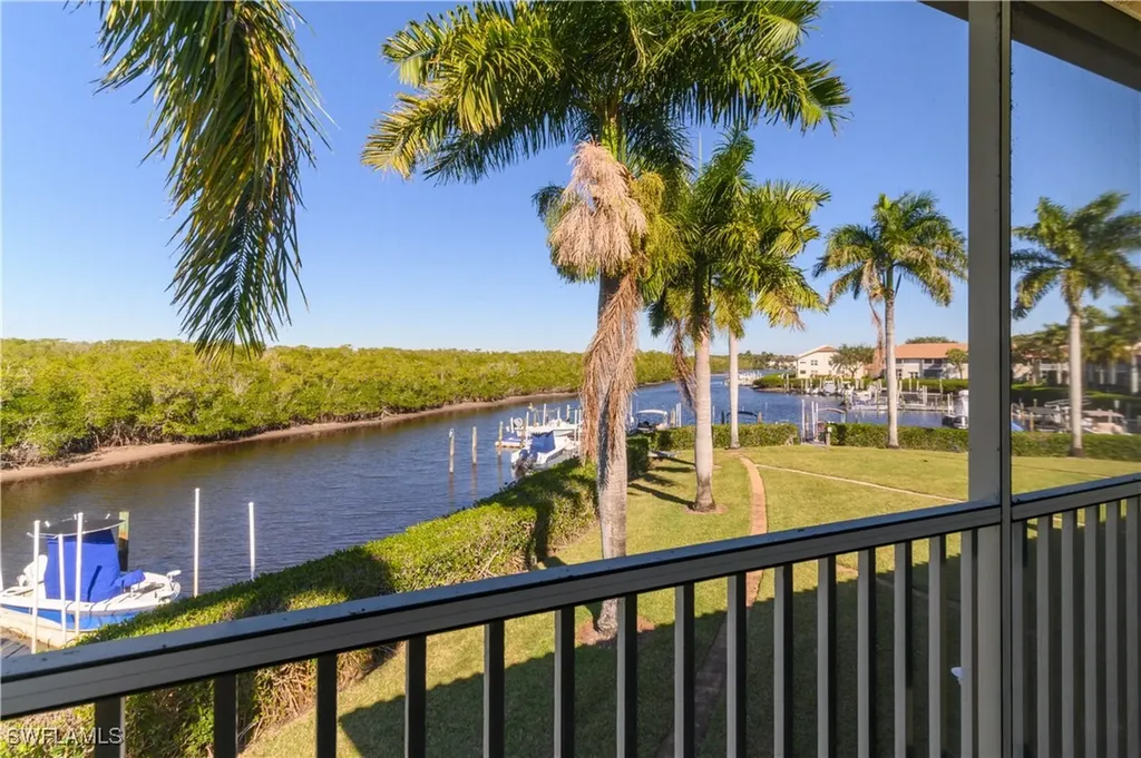 162 Newport Drive Naples FL 34114