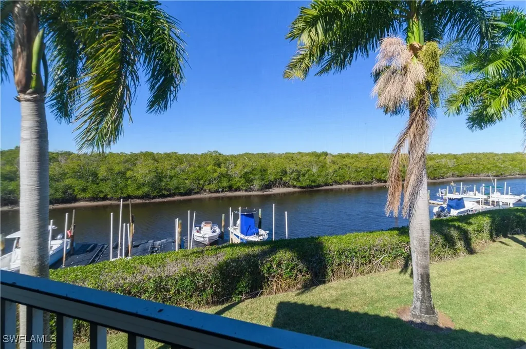 162 Newport Drive Naples FL 34114