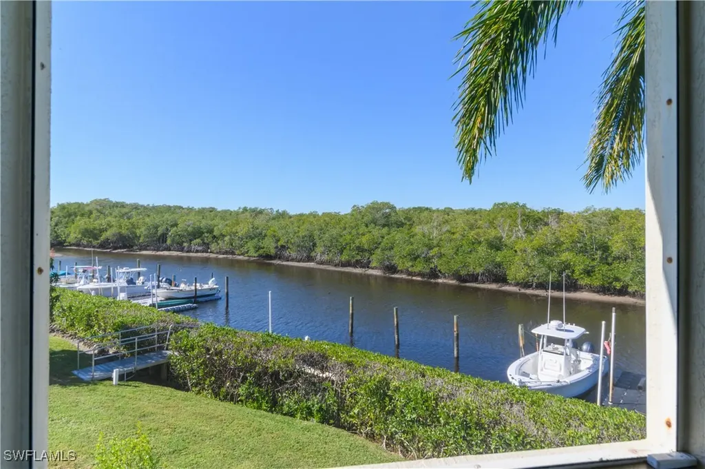 162 Newport Drive Naples FL 34114