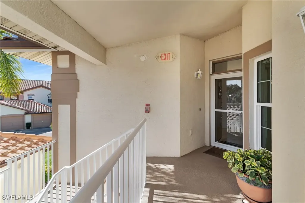 162 Newport Drive Naples FL 34114