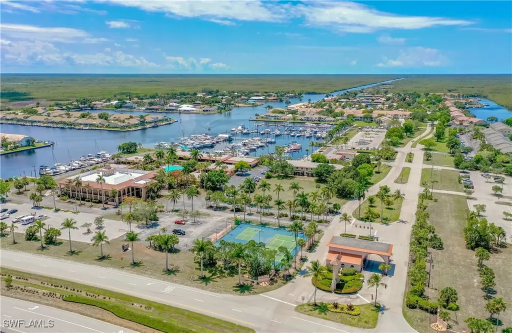 162 Newport Drive Naples FL 34114