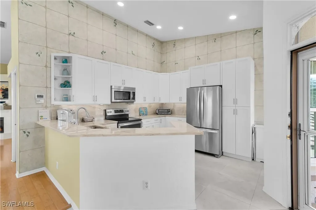 162 Newport Drive Naples FL 34114