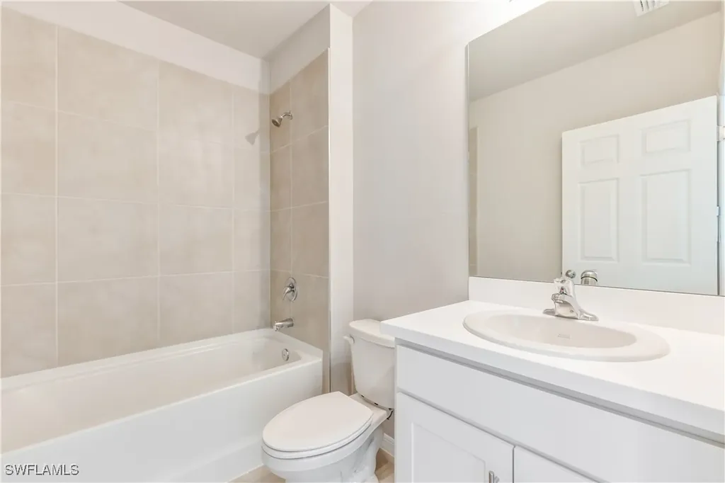 1401 NE 5th Place Cape Coral FL 33909
