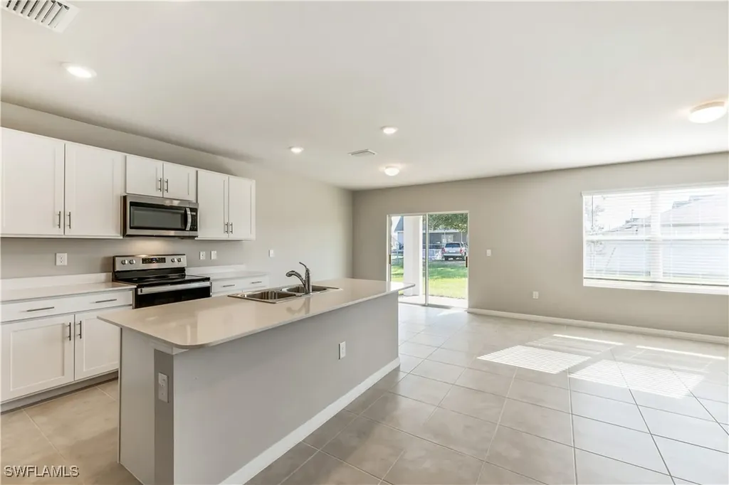 1401 NE 5th Place Cape Coral FL 33909