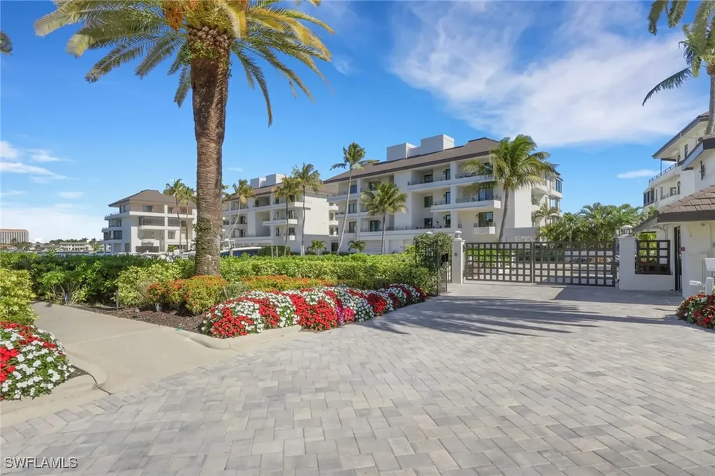 Naples FL, 4400 Gulf Shore Boulevard N, Unit 2-203