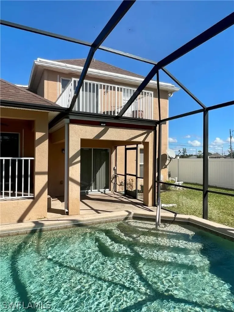 2020 NE 34th Lane Cape Coral FL 33909