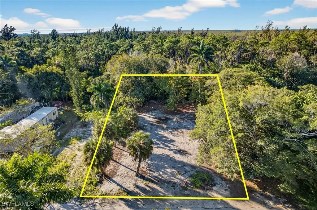 2596 Holly Avenue Naples FL 34112