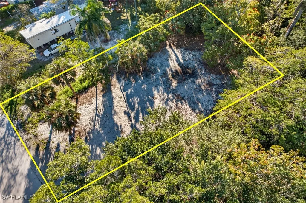2596 Holly Avenue Naples FL 34112