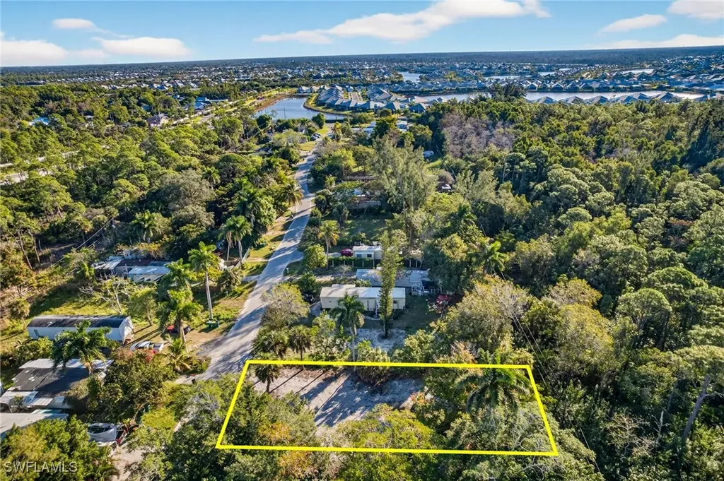 2596 Holly Avenue Naples FL 34112