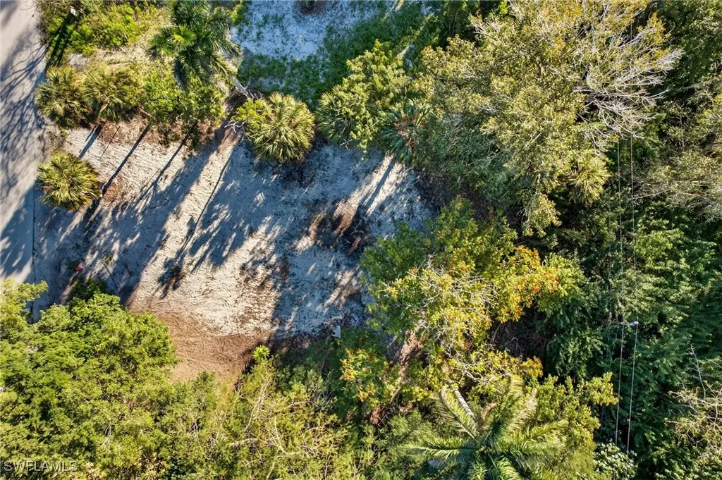 2596 Holly Avenue Naples FL 34112