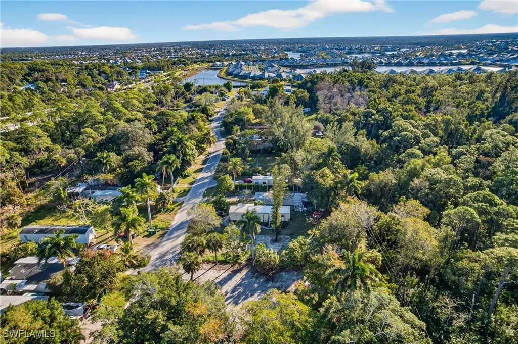 2596 Holly Avenue Naples FL 34112