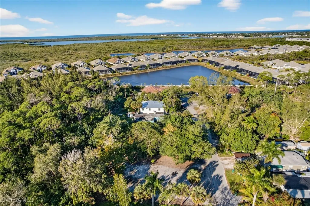 2596 Holly Avenue Naples FL 34112