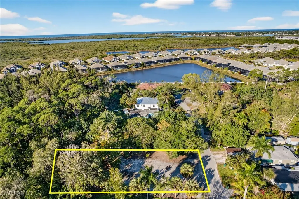 2596 Holly Avenue Naples FL 34112