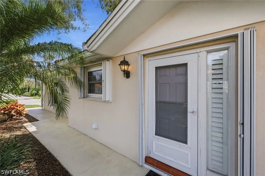 3664 El Segundo Court Naples FL 34109