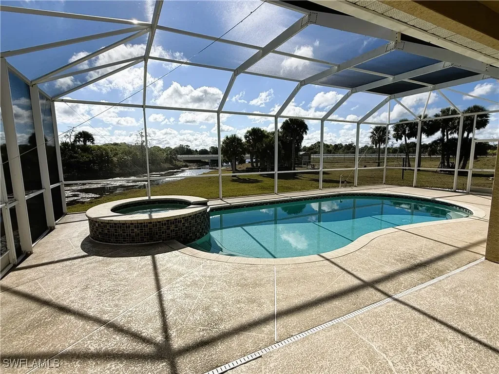 1280 12th Avenue NE Naples FL 34120
