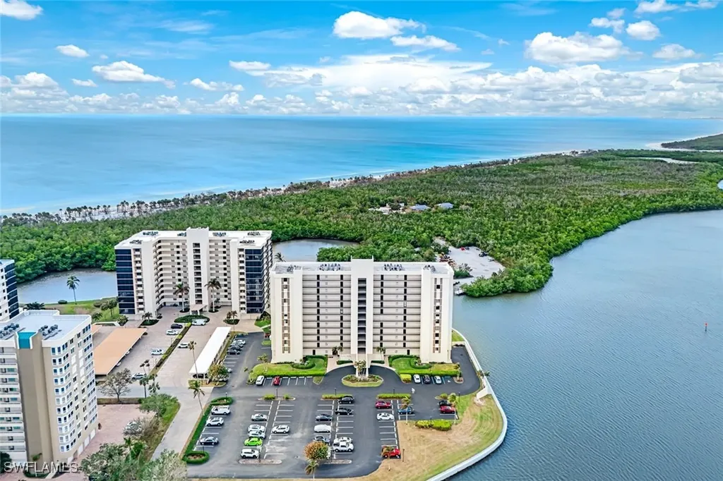 17 Bluebill Avenue Naples FL 34108