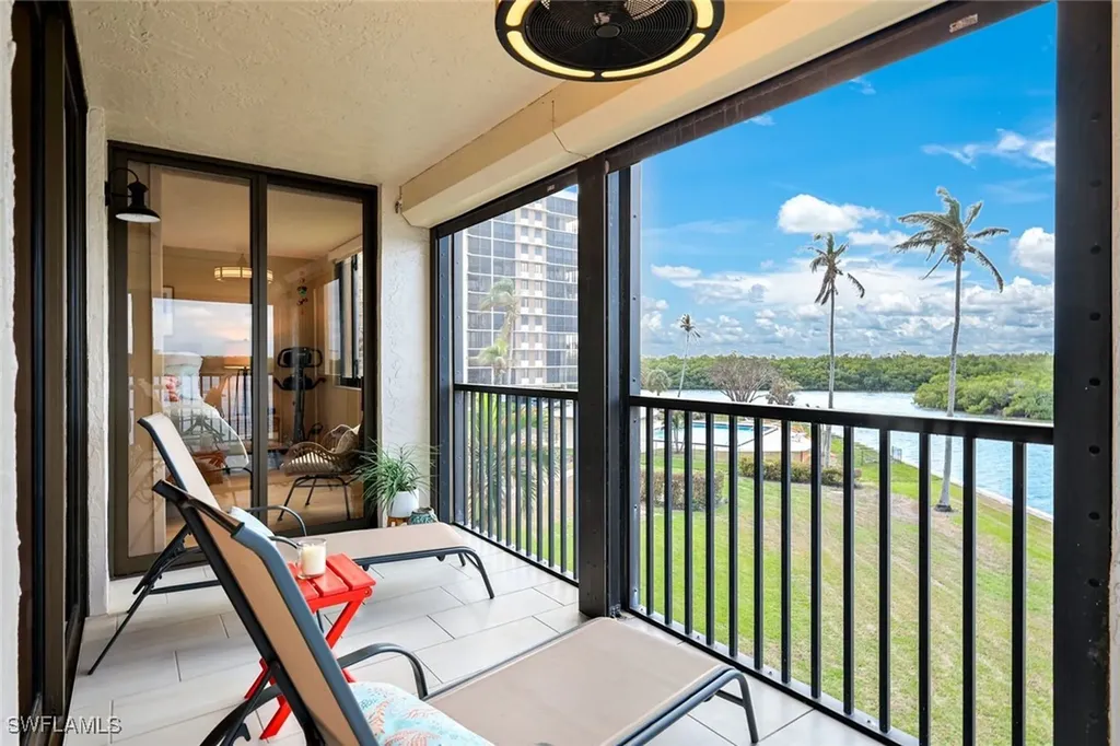 17 Bluebill Avenue Naples FL 34108