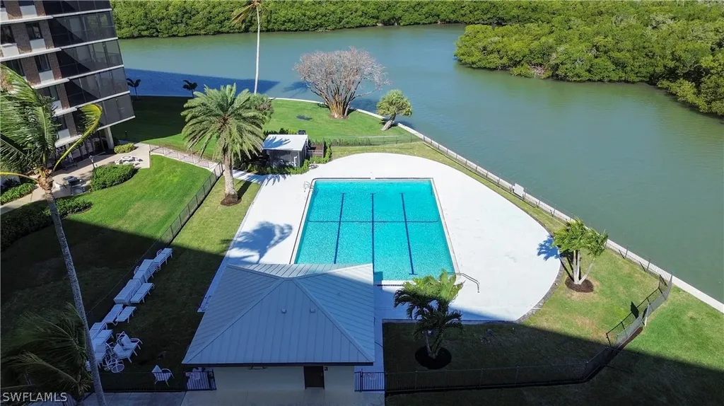 17 Bluebill Avenue Naples FL 34108
