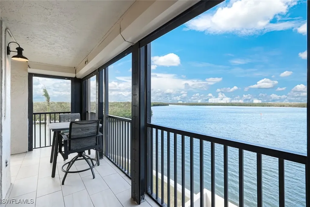 17 Bluebill Avenue Naples FL 34108