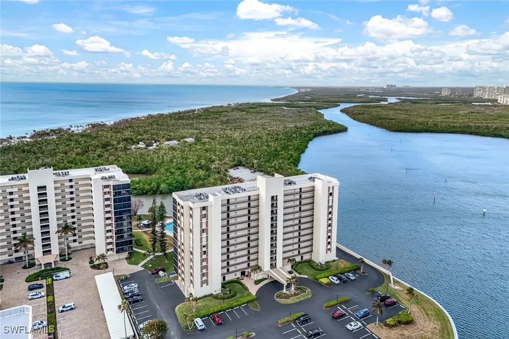 17 Bluebill Avenue Naples FL 34108