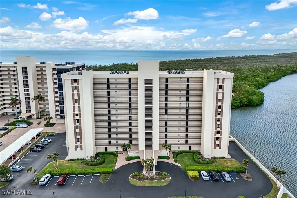17 Bluebill Avenue Naples FL 34108