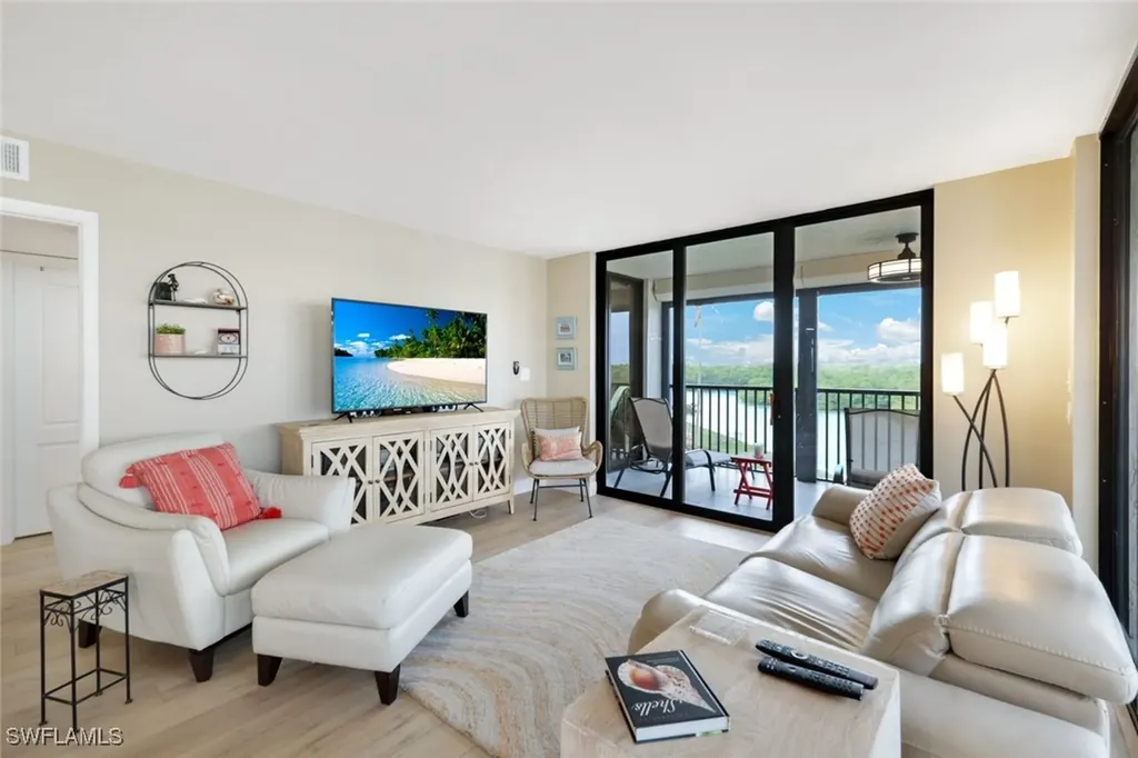 17 Bluebill Avenue Naples FL 34108