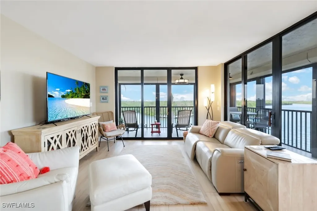 17 Bluebill Avenue Naples FL 34108