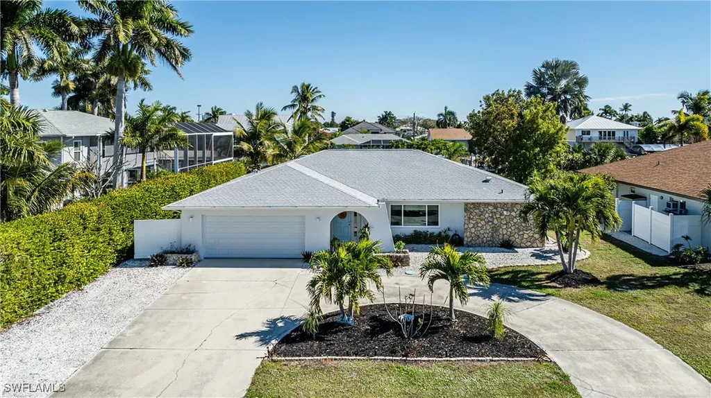 403 Grenada Avenue Naples FL 34113