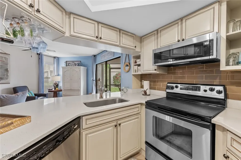 9623 Eaton Gardens Lane Fort Myers FL 33919